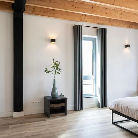 公寓 Newly Built Nature Design Villa, Wifi Ledeacker
